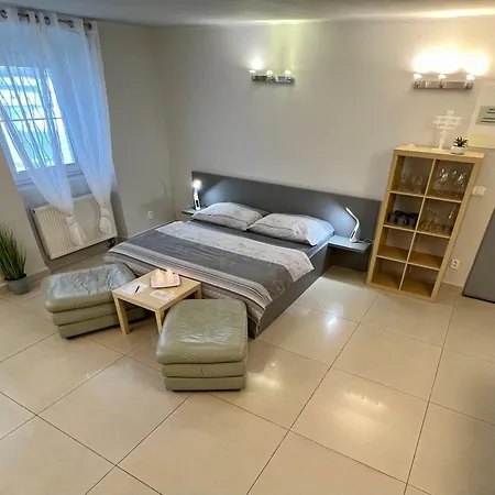 Zatisi 2 * אולומוץ