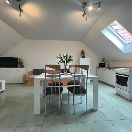 Zatisi 2 אולומוץ