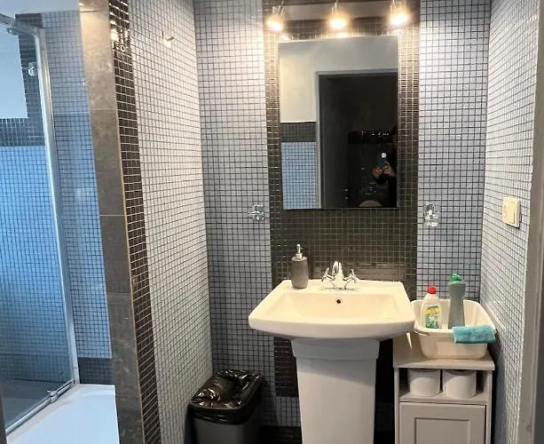 Zatisi 2 * 奥洛穆茨