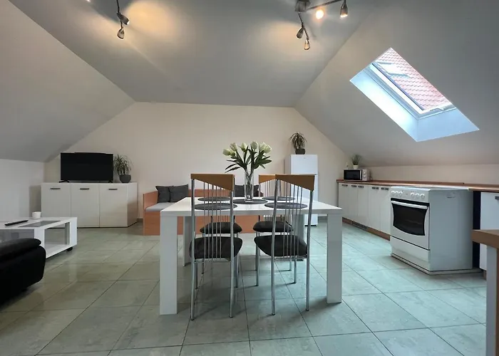 Zatisi 2 奥洛穆茨