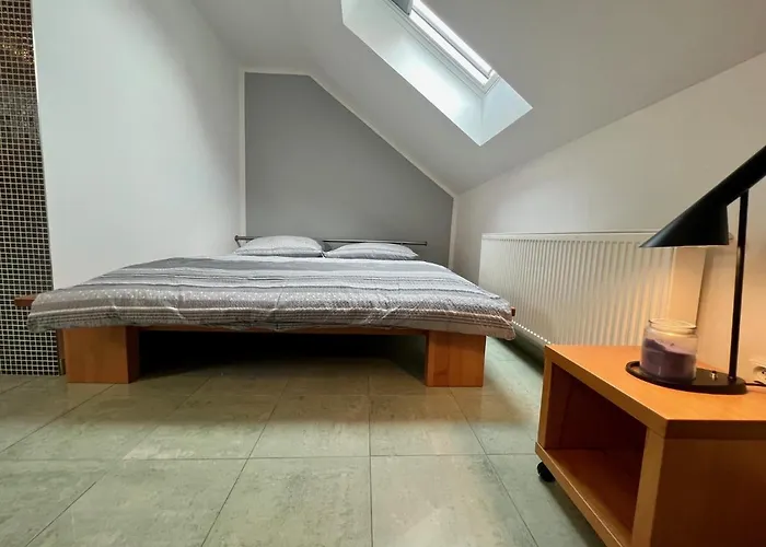 Zatisi 2 * 奥洛穆茨