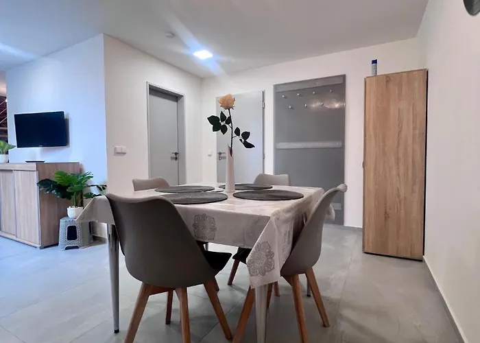 Zatisi 2 奥洛穆茨