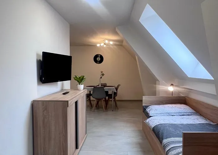 Zatisi 2 奥洛穆茨